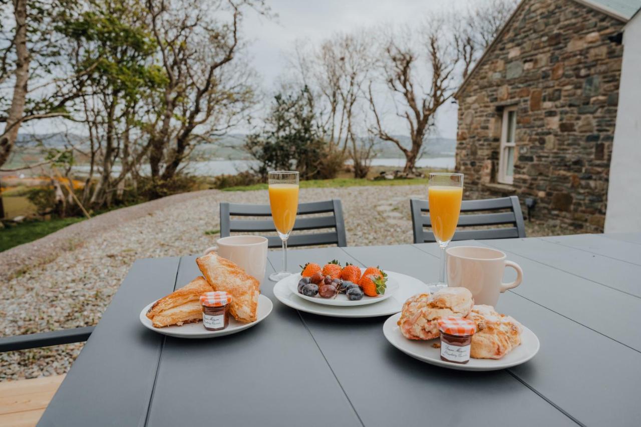 Secluded Thatched Cottage, Near Beaches & Hill Walking Rashenny Екстериор снимка