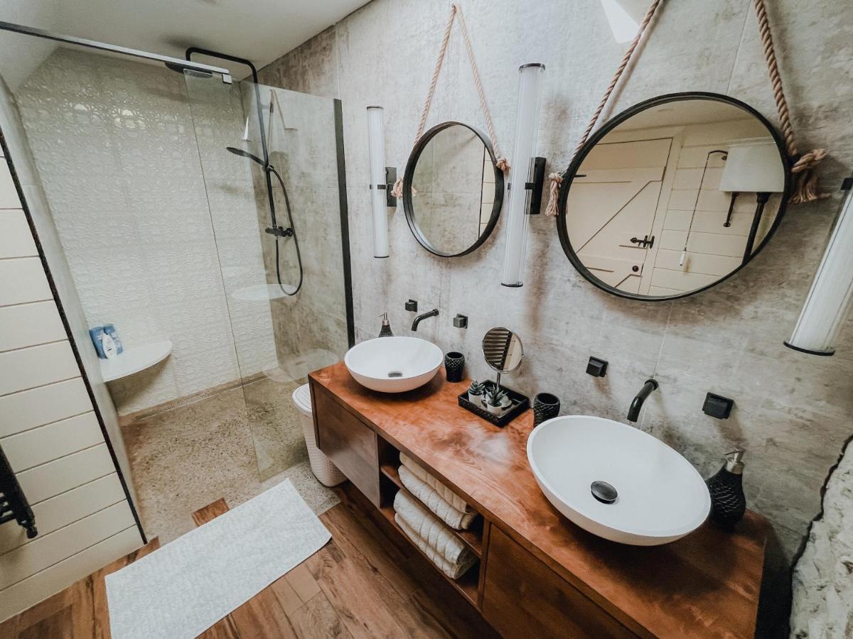 Secluded Thatched Cottage, Near Beaches & Hill Walking Rashenny Екстериор снимка